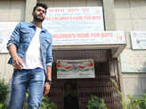 Mr India Supranational 2019 Varun Verma visits Prayas