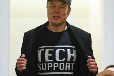 Elon Musk's one-word comment on Apple taking UK government to court