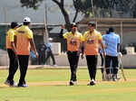 Marathi film industry plays cricket for a cause